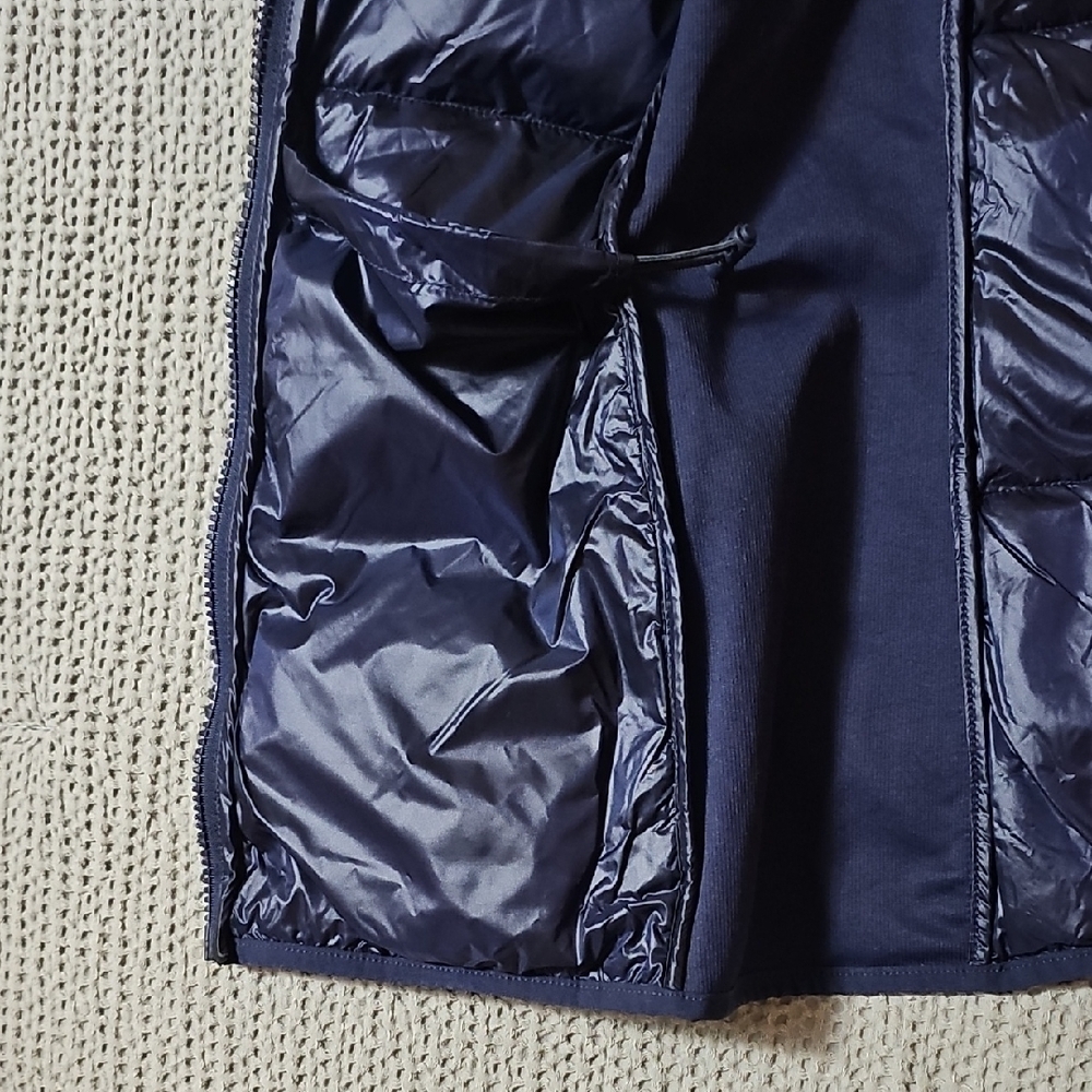 Fabletics Elliot Packable Women's Puffer Vest – Deep Navy (Large) - Picture 10 of 15